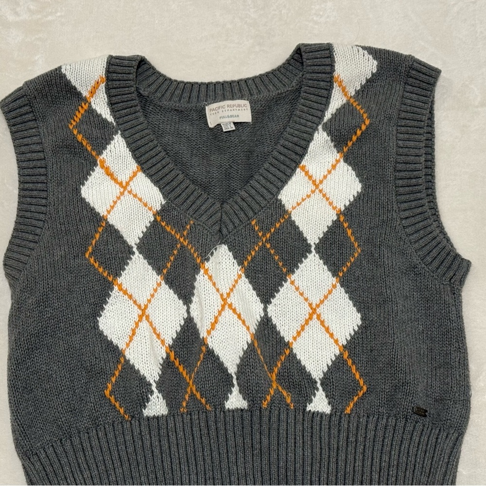 Pull&Bear Gray Argyle Vintage style Sweater Vest